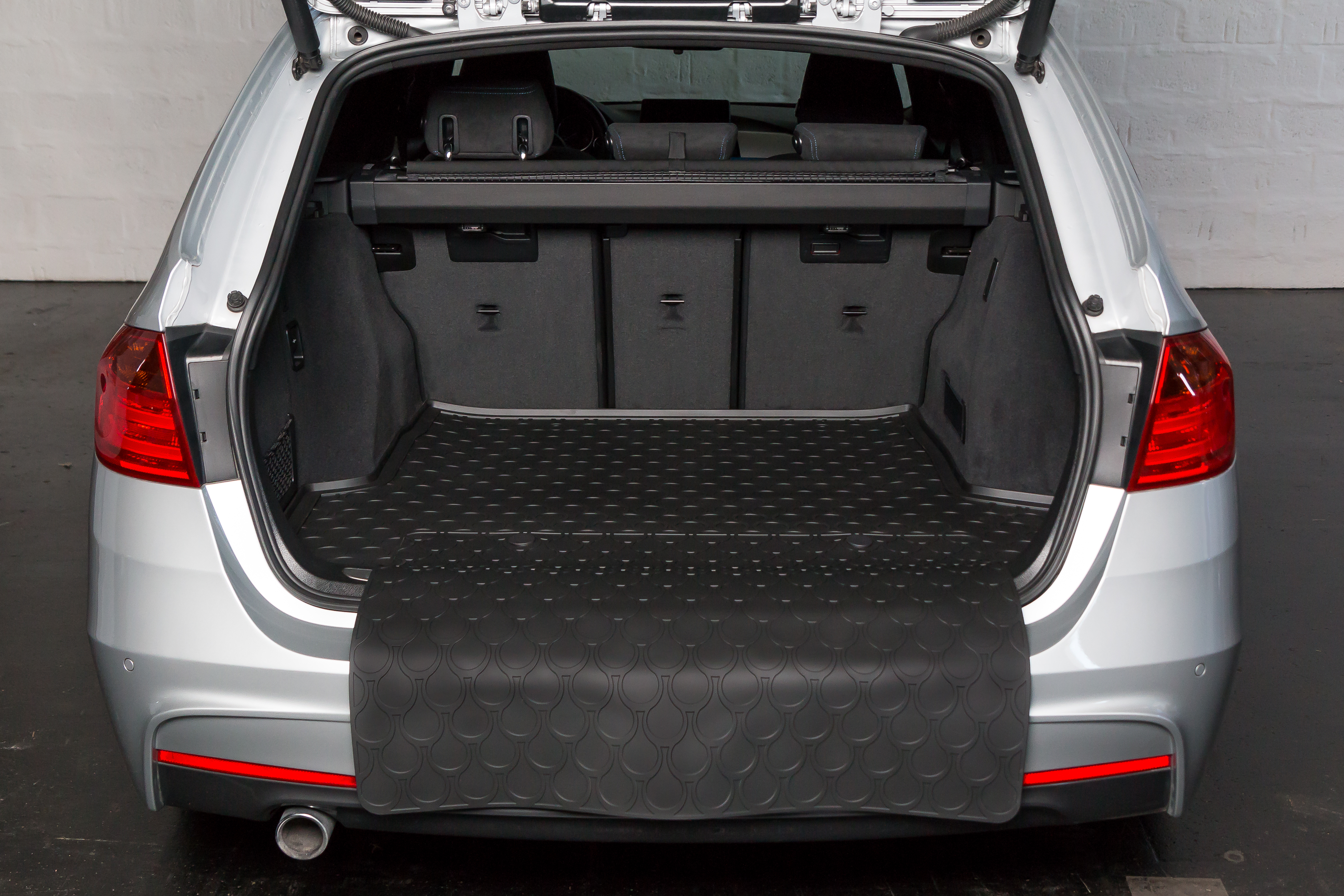 Design Kofferraumwanne passend für Skoda Kodiaq 5 Sitzer ab BJ. 03.2017>  für unteren (tiefen) Ladeboden, ohne Reserverad (nicht für variablen  Ladeboden) Kofferraummatte passgenau mit erhöhtem Rand